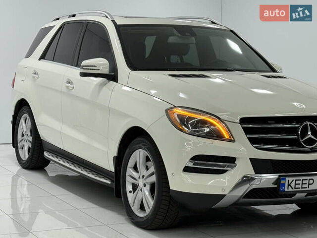 Белый Мерседес М-Класс, объемом двигателя 2.99 л и пробегом 160 тыс. км за 19900 $, фото 5 на Automoto.ua