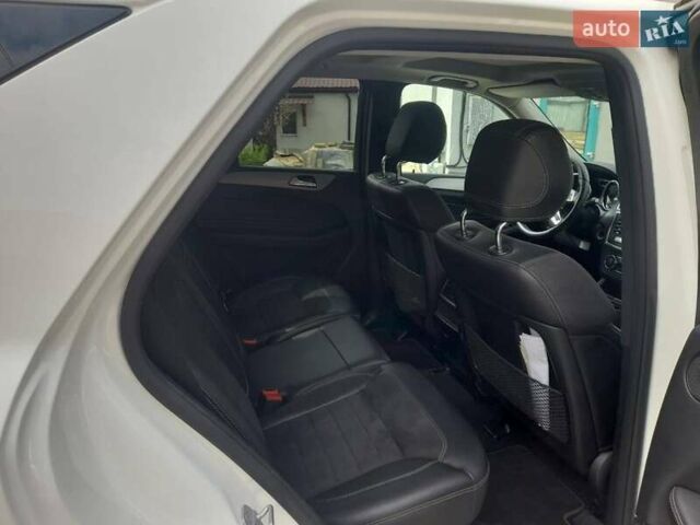 Белый Мерседес М-Класс, объемом двигателя 2.99 л и пробегом 225 тыс. км за 22500 $, фото 20 на Automoto.ua