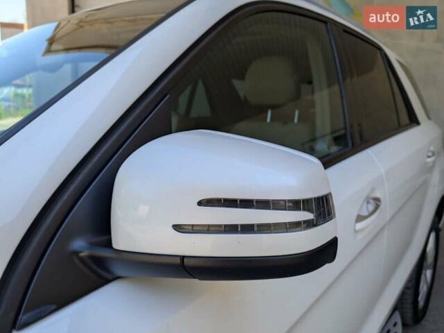 Белый Мерседес М-Класс, объемом двигателя 3 л и пробегом 340 тыс. км за 20500 $, фото 29 на Automoto.ua