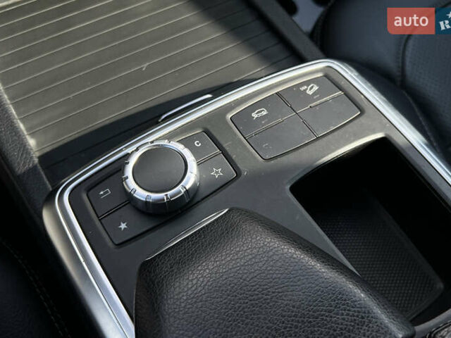 Белый Мерседес М-Класс, объемом двигателя 2.99 л и пробегом 139 тыс. км за 23300 $, фото 19 на Automoto.ua