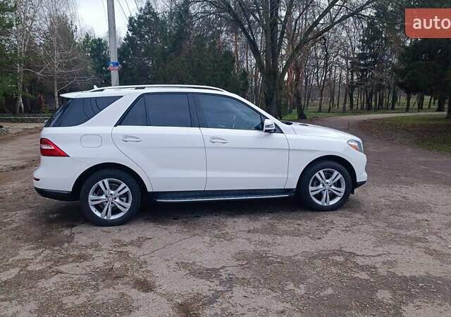 Белый Мерседес М-Класс, объемом двигателя 3 л и пробегом 228 тыс. км за 23000 $, фото 19 на Automoto.ua