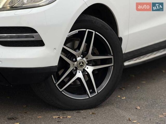 Білий Мерседес М-Клас, об'ємом двигуна 2.14 л та пробігом 261 тис. км за 21000 $, фото 6 на Automoto.ua