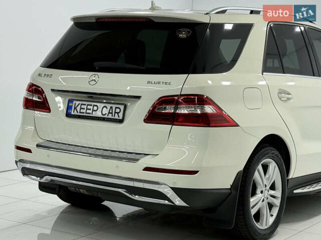 Белый Мерседес М-Класс, объемом двигателя 2.99 л и пробегом 160 тыс. км за 19900 $, фото 14 на Automoto.ua