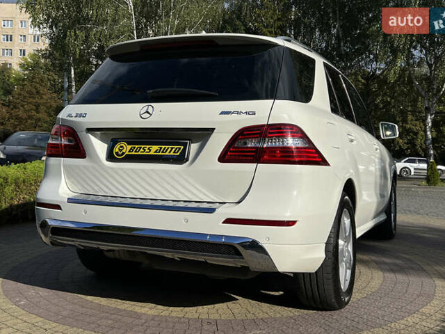 Белый Мерседес М-Класс, объемом двигателя 2.99 л и пробегом 139 тыс. км за 23300 $, фото 6 на Automoto.ua