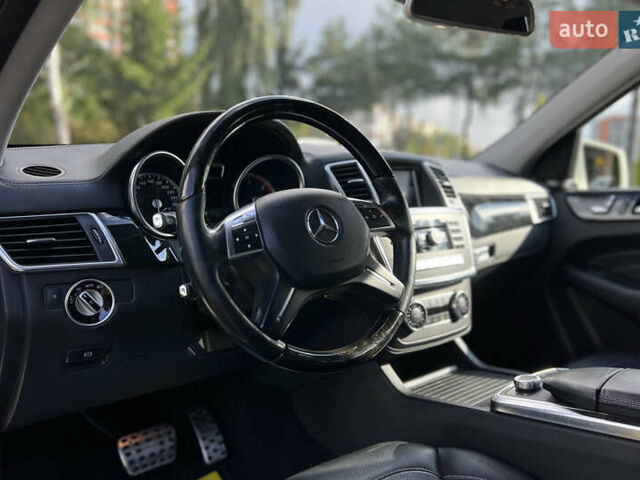 Белый Мерседес М-Класс, объемом двигателя 2.99 л и пробегом 139 тыс. км за 23300 $, фото 9 на Automoto.ua