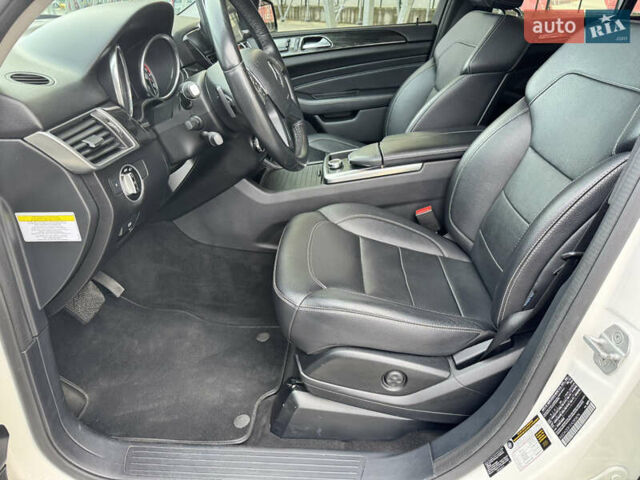 Білий Мерседес М-Клас, об'ємом двигуна 2.99 л та пробігом 199 тис. км за 27900 $, фото 54 на Automoto.ua