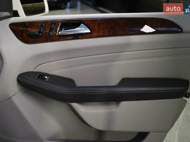 Белый Мерседес М-Класс, объемом двигателя 0 л и пробегом 167 тыс. км за 21000 $, фото 38 на Automoto.ua