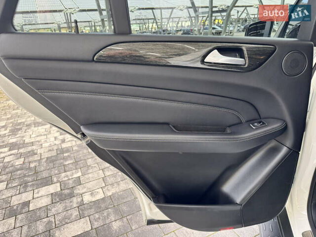 Білий Мерседес М-Клас, об'ємом двигуна 2.99 л та пробігом 199 тис. км за 27900 $, фото 83 на Automoto.ua