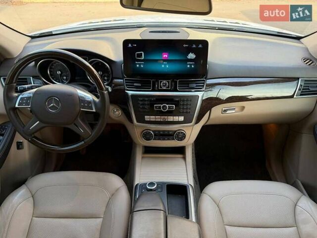 Белый Мерседес М-Класс, объемом двигателя 3 л и пробегом 228 тыс. км за 23000 $, фото 28 на Automoto.ua