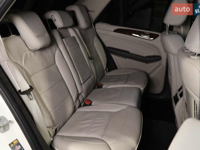 Белый Мерседес М-Класс, объемом двигателя 0 л и пробегом 167 тыс. км за 21000 $, фото 35 на Automoto.ua