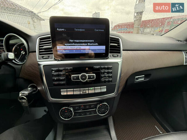 Белый Мерседес М-Класс, объемом двигателя 2.14 л и пробегом 160 тыс. км за 18990 $, фото 14 на Automoto.ua