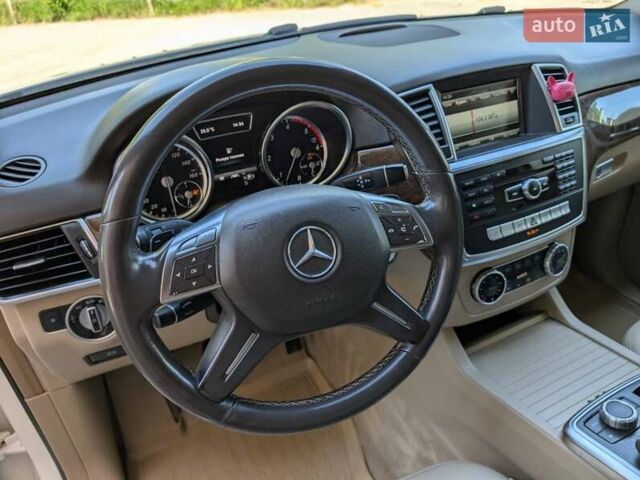 Белый Мерседес М-Класс, объемом двигателя 3 л и пробегом 340 тыс. км за 20500 $, фото 18 на Automoto.ua