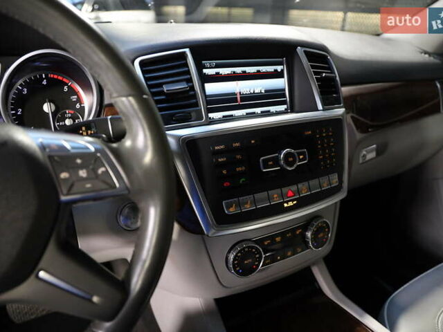 Белый Мерседес М-Класс, объемом двигателя 0 л и пробегом 167 тыс. км за 21000 $, фото 21 на Automoto.ua