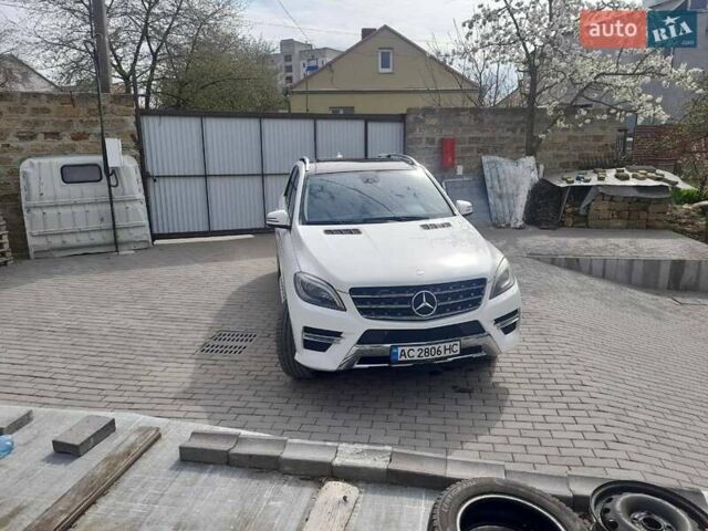 Белый Мерседес М-Класс, объемом двигателя 2.99 л и пробегом 225 тыс. км за 22500 $, фото 5 на Automoto.ua