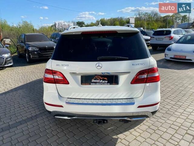 Білий Мерседес М-Клас, об'ємом двигуна 3 л та пробігом 216 тис. км за 16900 $, фото 5 на Automoto.ua