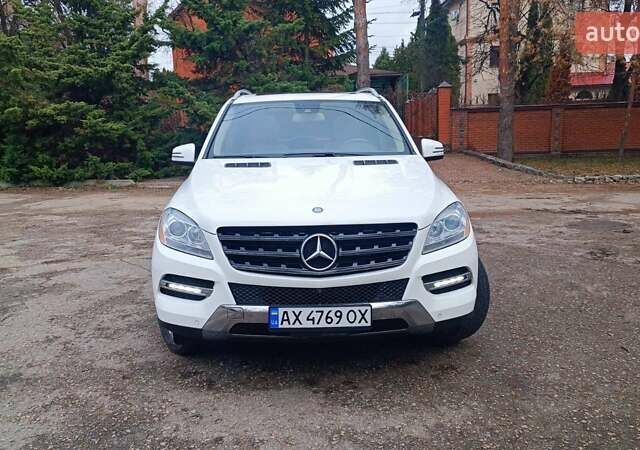 Белый Мерседес М-Класс, объемом двигателя 3 л и пробегом 228 тыс. км за 23000 $, фото 5 на Automoto.ua