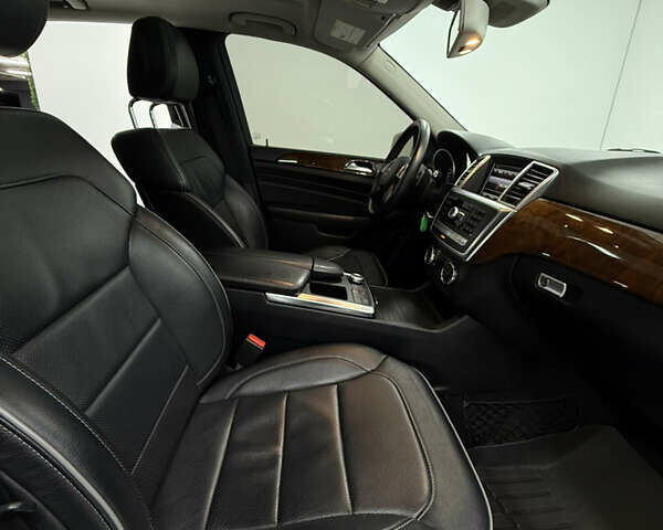 Белый Мерседес М-Класс, объемом двигателя 2.99 л и пробегом 160 тыс. км за 19900 $, фото 21 на Automoto.ua