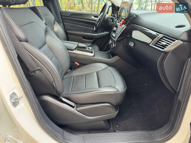 Білий Мерседес М-Клас, об'ємом двигуна 2.99 л та пробігом 199 тис. км за 27900 $, фото 88 на Automoto.ua