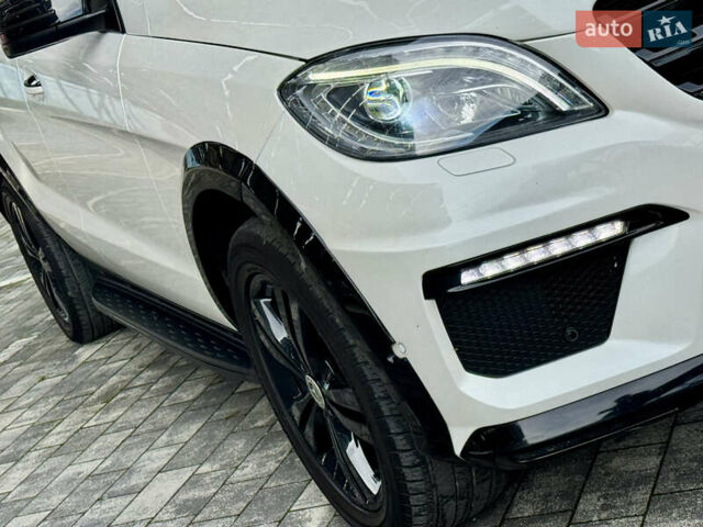 Білий Мерседес М-Клас, об'ємом двигуна 2.99 л та пробігом 199 тис. км за 27900 $, фото 35 на Automoto.ua