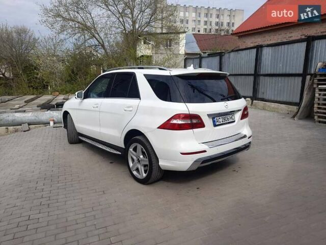 Белый Мерседес М-Класс, объемом двигателя 2.99 л и пробегом 225 тыс. км за 22500 $, фото 4 на Automoto.ua