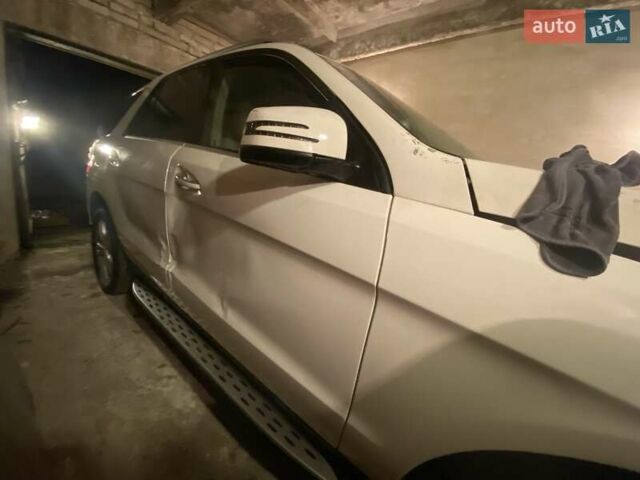 Білий Мерседес М-Клас, об'ємом двигуна 3 л та пробігом 152 тис. км за 13900 $, фото 12 на Automoto.ua