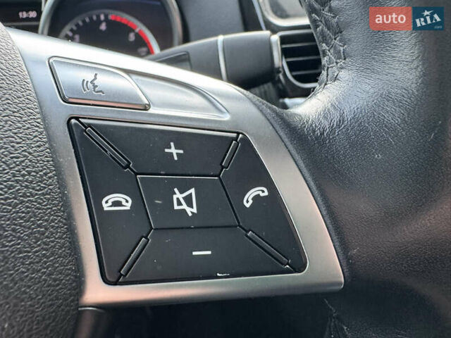 Білий Мерседес М-Клас, об'ємом двигуна 2.99 л та пробігом 199 тис. км за 27900 $, фото 73 на Automoto.ua