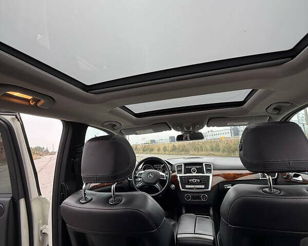 Белый Мерседес М-Класс, объемом двигателя 3 л и пробегом 240 тыс. км за 23499 $, фото 5 на Automoto.ua