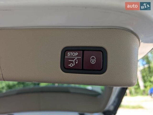 Белый Мерседес М-Класс, объемом двигателя 3 л и пробегом 340 тыс. км за 20500 $, фото 4 на Automoto.ua