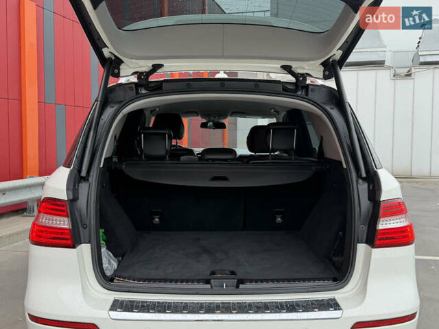 Білий Мерседес М-Клас, об'ємом двигуна 2.99 л та пробігом 217 тис. км за 20500 $, фото 11 на Automoto.ua