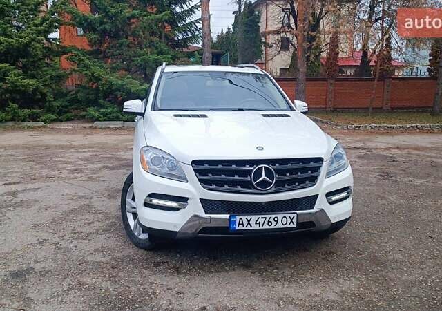 Белый Мерседес М-Класс, объемом двигателя 3 л и пробегом 228 тыс. км за 23000 $, фото 4 на Automoto.ua