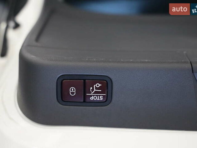 Белый Мерседес М-Класс, объемом двигателя 0 л и пробегом 167 тыс. км за 21000 $, фото 31 на Automoto.ua