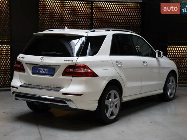 Белый Мерседес М-Класс, объемом двигателя 0 л и пробегом 167 тыс. км за 21000 $, фото 4 на Automoto.ua