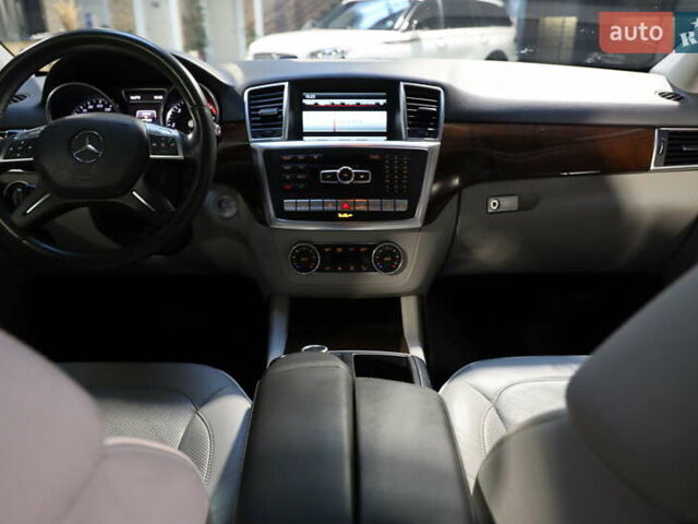 Белый Мерседес М-Класс, объемом двигателя 0 л и пробегом 167 тыс. км за 21000 $, фото 33 на Automoto.ua