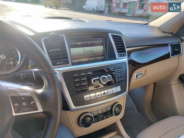 Белый Мерседес М-Класс, объемом двигателя 2.99 л и пробегом 220 тыс. км за 20650 $, фото 11 на Automoto.ua