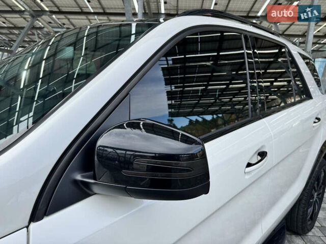 Білий Мерседес М-Клас, об'ємом двигуна 2.99 л та пробігом 199 тис. км за 27900 $, фото 24 на Automoto.ua