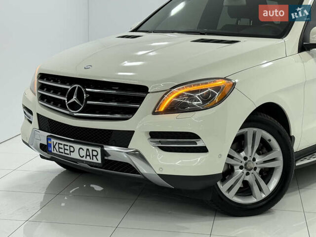 Белый Мерседес М-Класс, объемом двигателя 2.99 л и пробегом 160 тыс. км за 19900 $, фото 6 на Automoto.ua