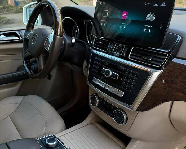 Белый Мерседес М-Класс, объемом двигателя 3 л и пробегом 228 тыс. км за 23000 $, фото 27 на Automoto.ua