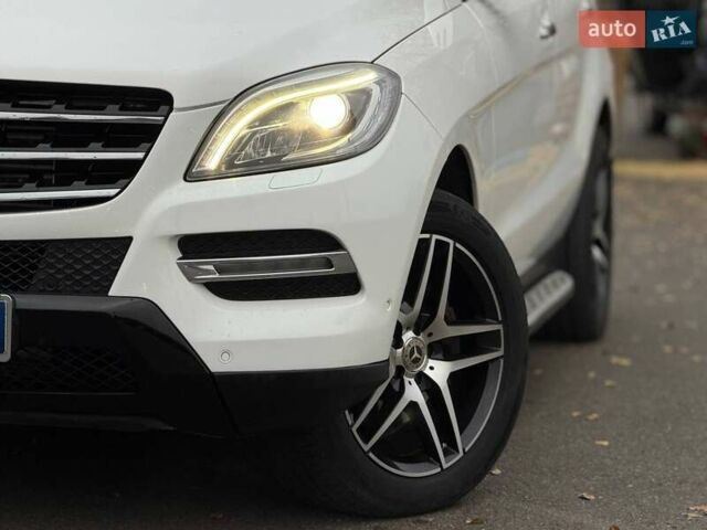 Білий Мерседес М-Клас, об'ємом двигуна 2.14 л та пробігом 261 тис. км за 21000 $, фото 4 на Automoto.ua