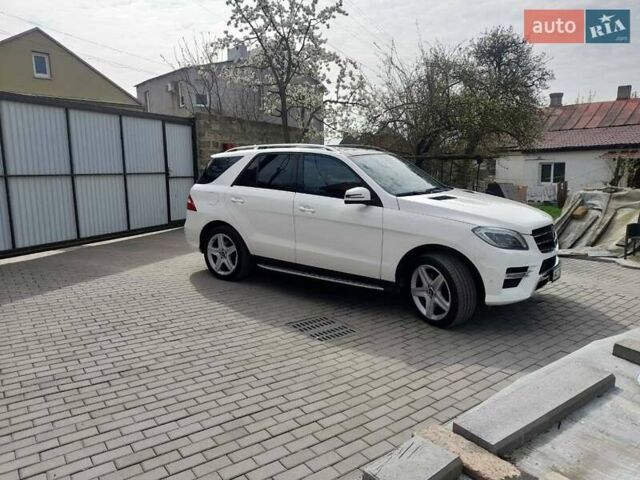 Белый Мерседес М-Класс, объемом двигателя 2.99 л и пробегом 225 тыс. км за 22500 $, фото 1 на Automoto.ua