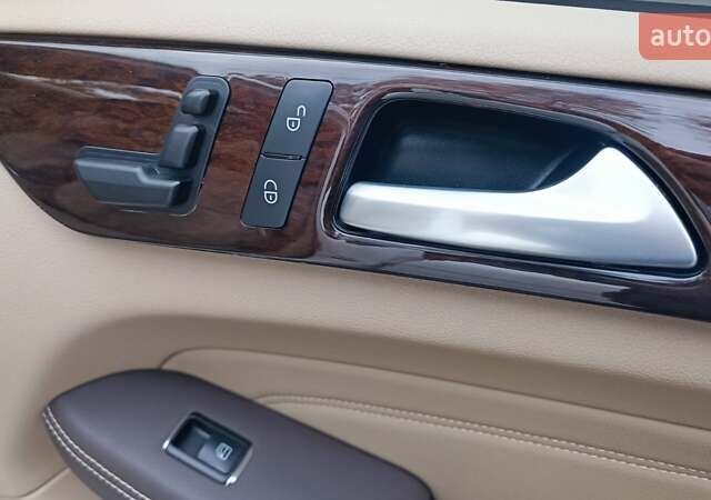 Белый Мерседес М-Класс, объемом двигателя 3 л и пробегом 228 тыс. км за 23000 $, фото 32 на Automoto.ua