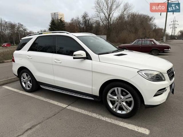 Білий Мерседес М-Клас, об'ємом двигуна 2.99 л та пробігом 244 тис. км за 21500 $, фото 3 на Automoto.ua