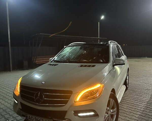 Белый Мерседес М-Класс, объемом двигателя 3.5 л и пробегом 272 тыс. км за 22950 $, фото 9 на Automoto.ua