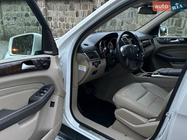 Белый Мерседес М-Класс, объемом двигателя 2.99 л и пробегом 131 тыс. км за 22700 $, фото 5 на Automoto.ua