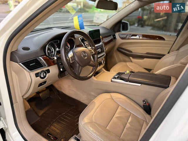 Мерседес М-Класс 2013 в Снятине на Automoto.ua Белый Мерседес М-Класс, объемом двигателя 2.14 л и пробегом 247 тыс. км за 19500 $, фото 9 на Automoto.ua