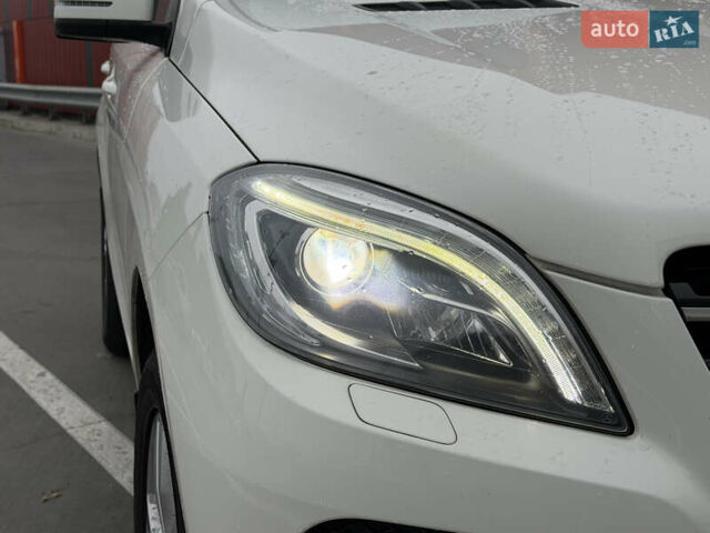 Білий Мерседес М-Клас, об'ємом двигуна 2.99 л та пробігом 217 тис. км за 20500 $, фото 10 на Automoto.ua