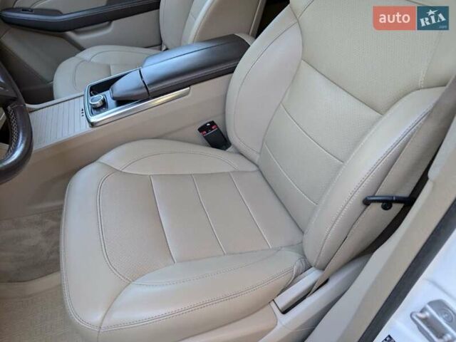 Белый Мерседес М-Класс, объемом двигателя 3 л и пробегом 340 тыс. км за 20500 $, фото 20 на Automoto.ua