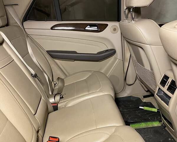 Білий Мерседес М-Клас, об'ємом двигуна 3 л та пробігом 152 тис. км за 13900 $, фото 5 на Automoto.ua