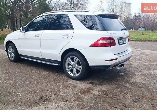 Белый Мерседес М-Класс, объемом двигателя 3 л и пробегом 228 тыс. км за 23000 $, фото 11 на Automoto.ua