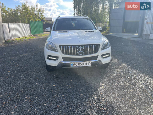 Белый Мерседес М-Класс, объемом двигателя 2.99 л и пробегом 248 тыс. км за 24500 $, фото 4 на Automoto.ua