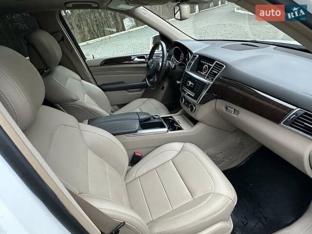 Белый Мерседес М-Класс, объемом двигателя 2.99 л и пробегом 131 тыс. км за 22700 $, фото 9 на Automoto.ua